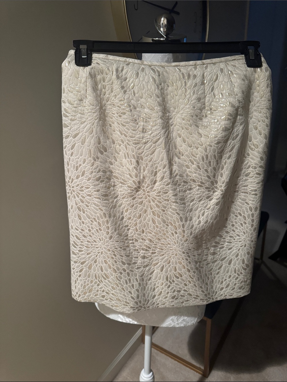 Kasper Ivory Floral Lace Pencil Skirt